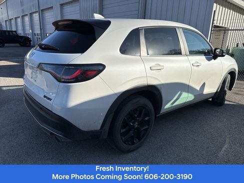 Used 2023 Honda HR-V Sport image 5