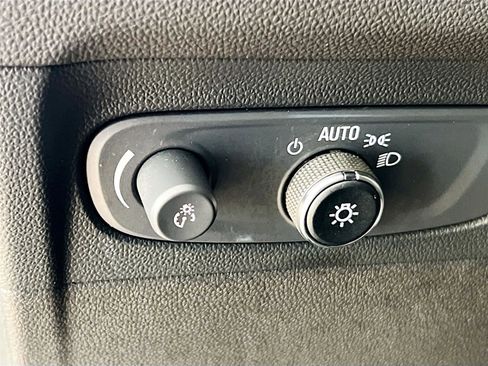 Used 2022 Buick Envision Essence w/ Sport Touring Package image 18