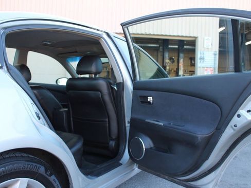 Used 2005 Nissan Altima 3.5 SE w/ (X02) Navigation Pkg FWD image 16