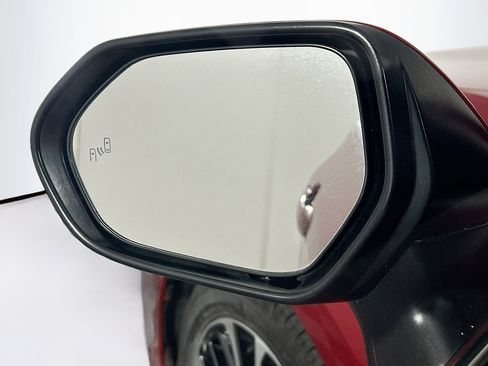 Used 2020 Toyota Camry SE w/ Cold Weather Package image 16