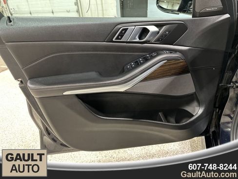 Used 2019 BMW X5 xDrive40i w/ M Sport Package image 14