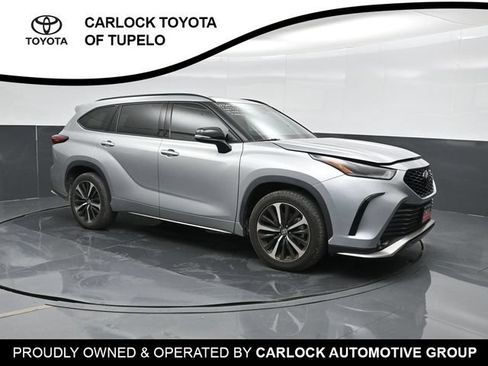 Used 2022 Toyota Highlander XSE FWD image 6