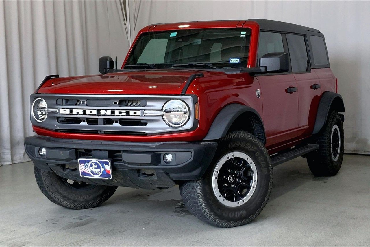 Used 2024 Ford Bronco Big Bend w/ Sasquatch Package AWD/4WD image 2