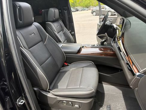 Used 2024 Cadillac Escalade ESV Premium Luxury w/ Performance Package AWD/4WD image 41