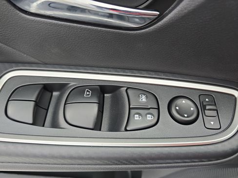 New 2025 Nissan Versa SR w/ Trunk Package image 25