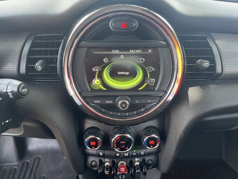 Used 2017 MINI Cooper 2-Door Hardtop FWD image 22