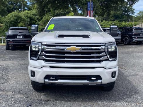 Used 2024 Chevrolet Silverado 2500 High Country AWD/4WD image 2