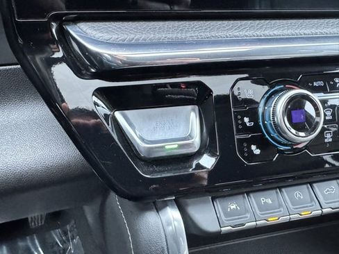 Used 2024 GMC Sierra 1500 Denali w/ Denali Reserve Package image 31