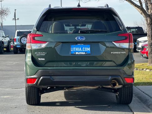 Used 2024 Subaru Forester Premium image 7