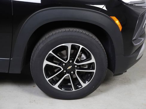 Used 2024 Chevrolet TrailBlazer LT w/ Convenience Package AWD/4WD image 5