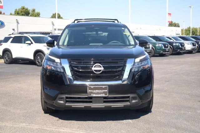 Certified 2025 Nissan Pathfinder SV AWD/4WD image 3