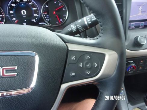 Used 2018 GMC Acadia Denali w/ Technology Package FWD image 26