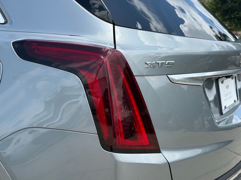 Certified 2024 Cadillac XT5 Luxury FWD image 9