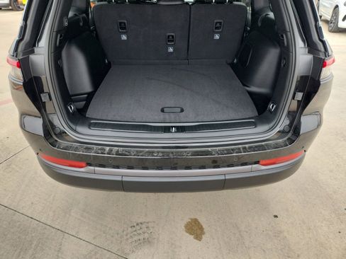 New 2026 Jeep Grand Cherokee Limited w/ Limited Altitude Package RWD image 16