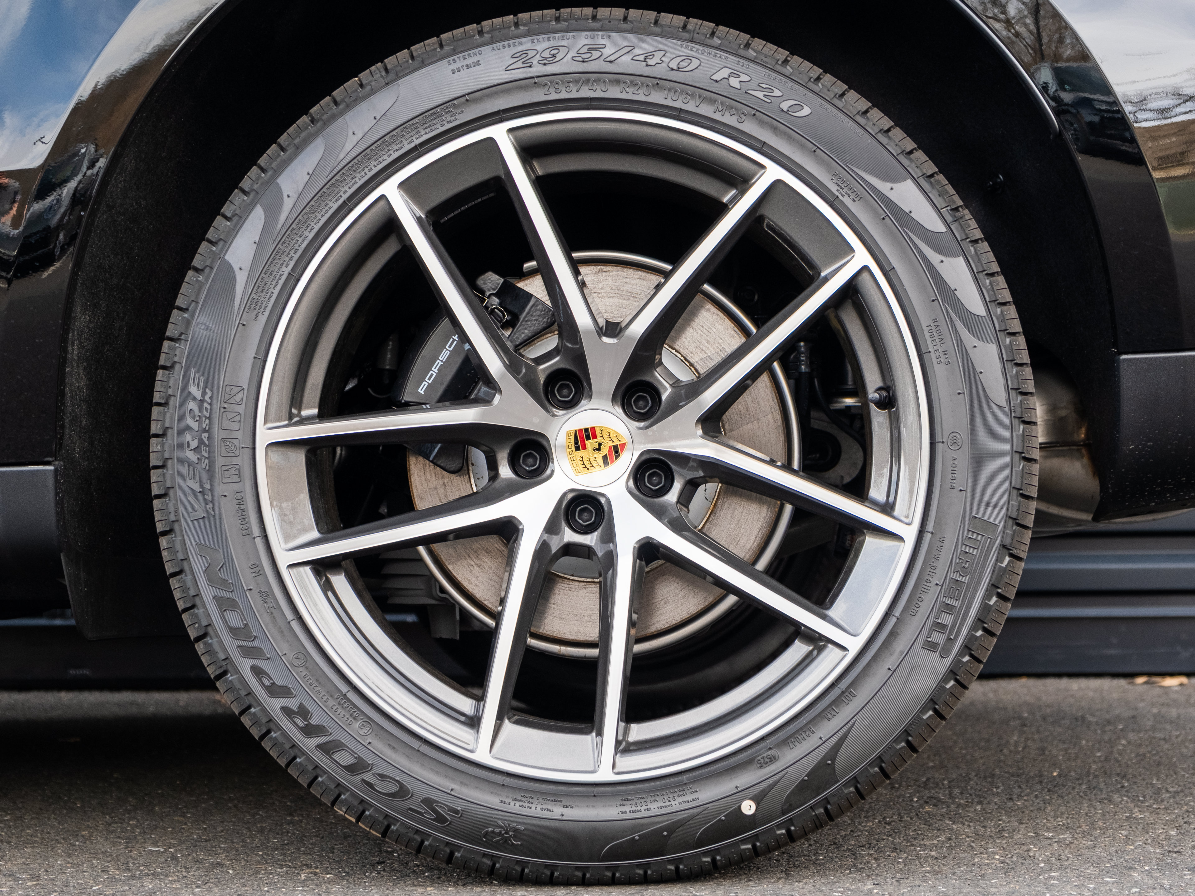Certified 2026 Porsche Macan AWD/4WD image 13