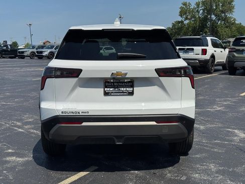 Used 2026 Chevrolet Equinox LT AWD/4WD image 6