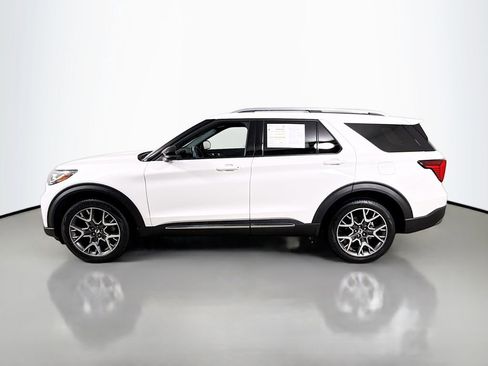 Certified 2025 Ford Explorer Platinum w/ Ultimate Package image 4