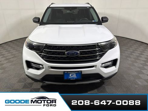 Used 2020 Ford Explorer XLT w/ Equipment Group 202A AWD/4WD image 3