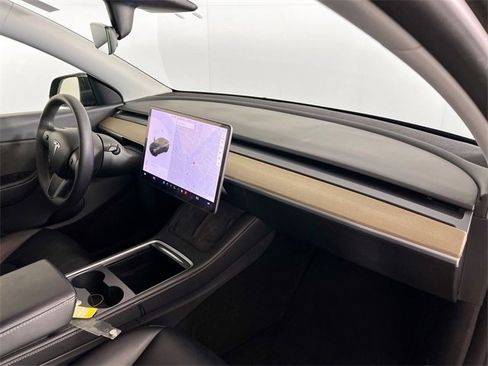 Used 2021 Tesla Model Y Performance image 27