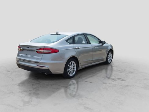 Used 2020 Ford Fusion SE FWD image 8