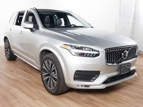 Used 2022 Volvo XC90 T6 Momentum w/ Advanced Package AWD/4WD image 3