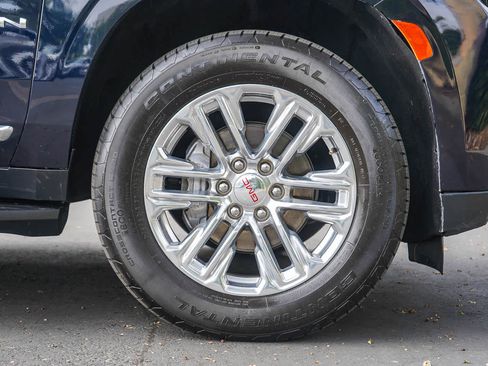 Used 2024 GMC Yukon SLT AWD/4WD image 9