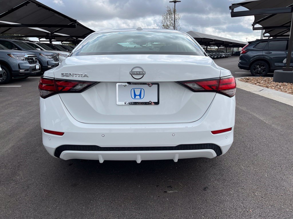 Used 2025 Nissan Sentra SV FWD image 5