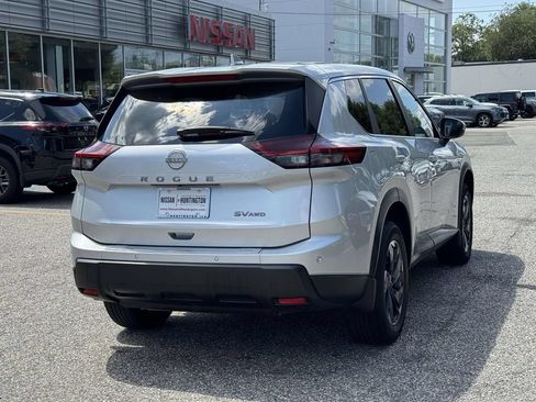 Used 2024 Nissan Rogue SV AWD/4WD image 5