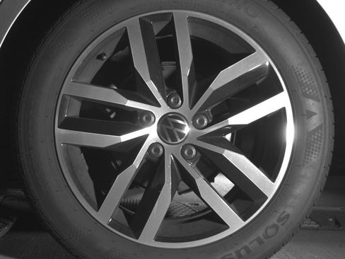 Used 2025 Volkswagen Jetta SE image 14