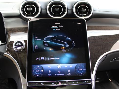 Used 2025 Mercedes-Benz GLC 300 GLC 300 image 16