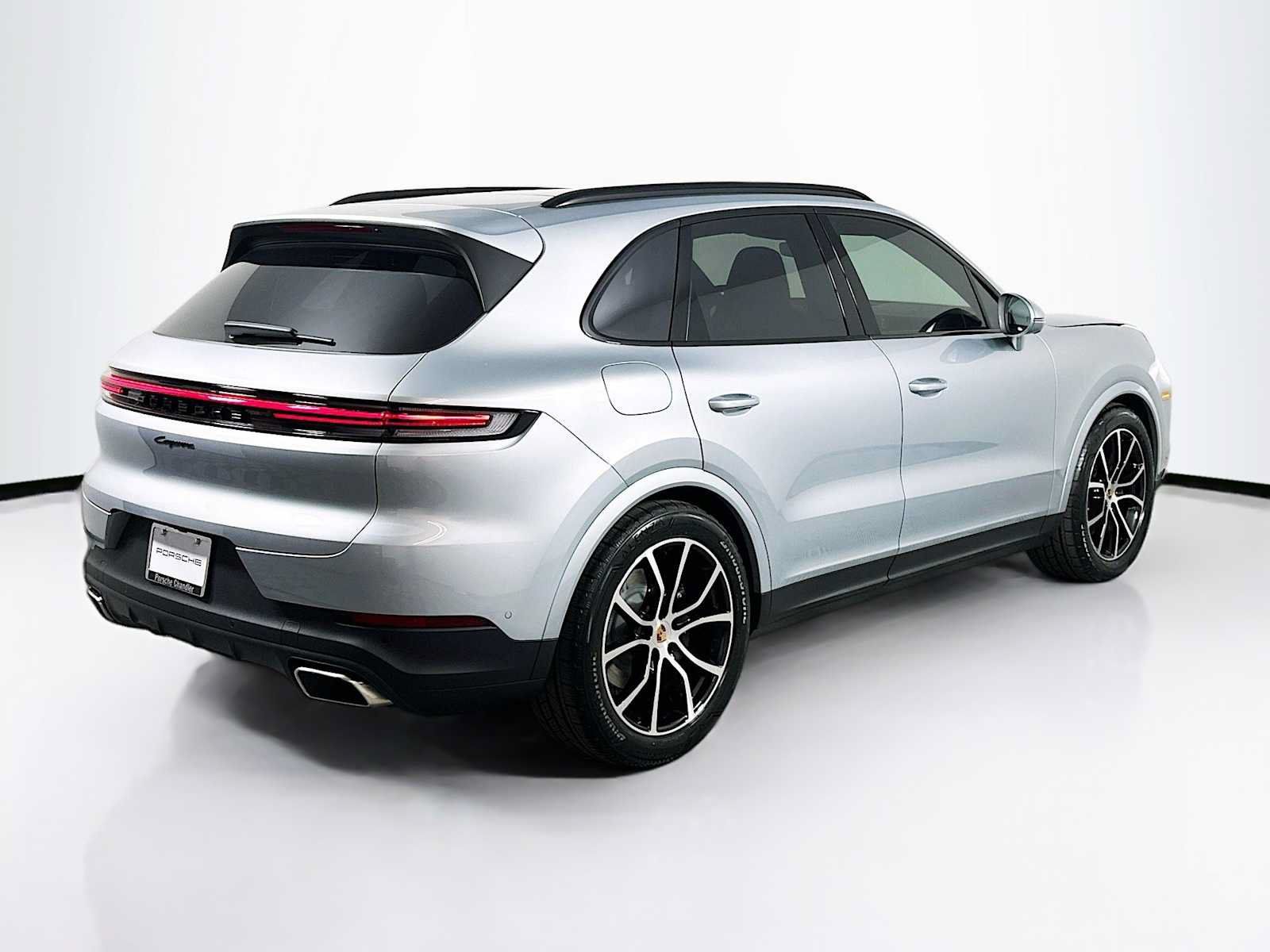 Used 2026 Porsche Cayenne AWD/4WD image 9