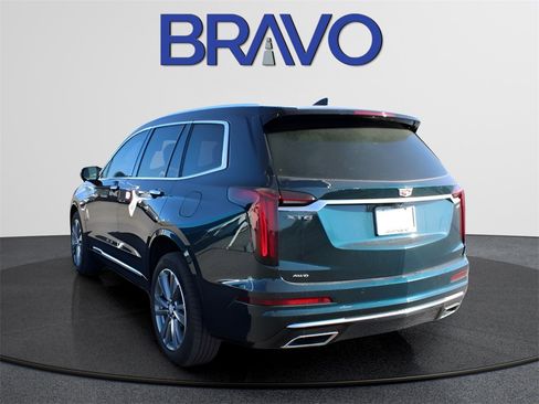 Used 2025 Cadillac XT6 Premium Luxury image 6