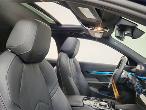 Used 2025 BMW i5 eDrive40i w/ M Sport Package image 22