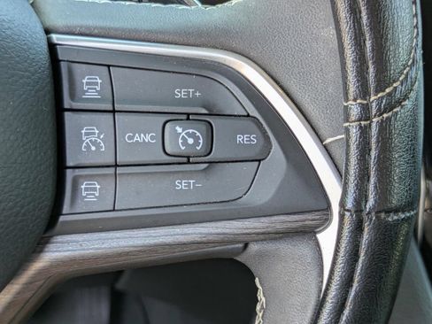 Used 2024 Jeep Grand Cherokee L Limited AWD/4WD image 78