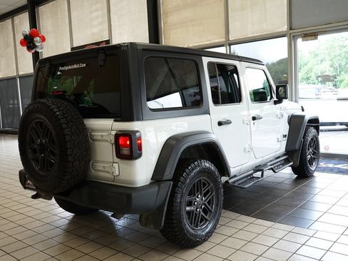 Used 2024 Jeep Wrangler Unlimited Sport AWD/4WD image 17