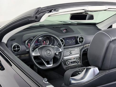 Used 2017 Mercedes-Benz SL 550 image 29