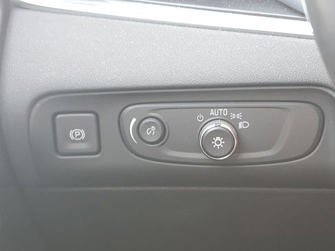 Used 2020 Buick Enclave Essence w/ Sport Touring Edition image 26