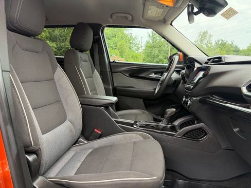 Used 2022 Chevrolet TrailBlazer LT w/ Convenience Package FWD image 15