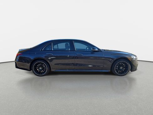 Certified 2025 Mercedes-Benz S 580 4MATIC Sedan image 4