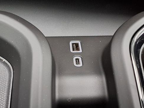 New 2026 GMC Sierra 2500 AT4 w/ AT4 Premium Plus Package image 9