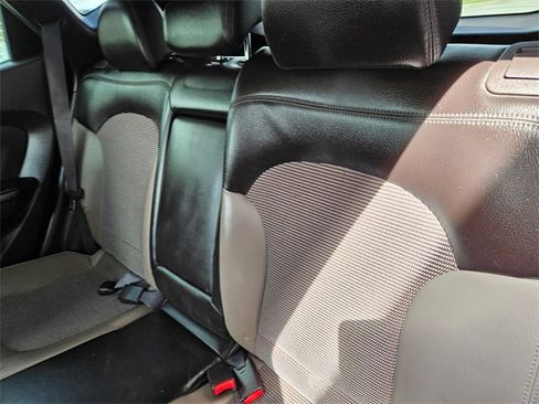 Used 2011 Hyundai Tucson GLS image 15