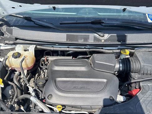Certified 2019 Chrysler Pacifica Touring-L image 28