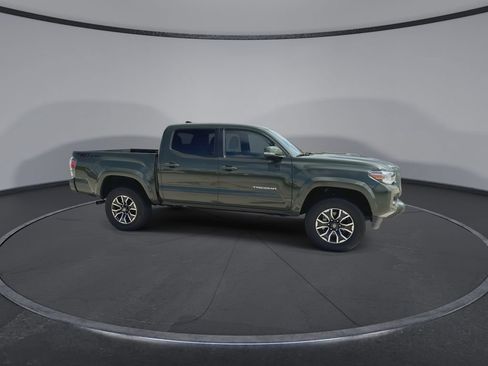 Used 2022 Toyota Tacoma TRD Sport RWD image 2