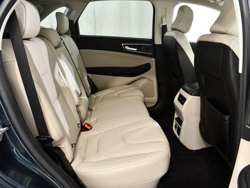 Used 2023 Ford Edge Titanium image 19