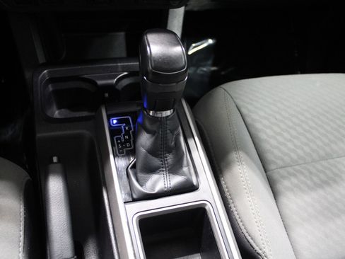 Used 2021 Toyota Tacoma SR5 w/ Technology Package AWD/4WD image 30