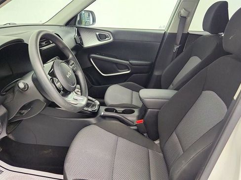 Used 2023 Kia Soul S FWD image 17