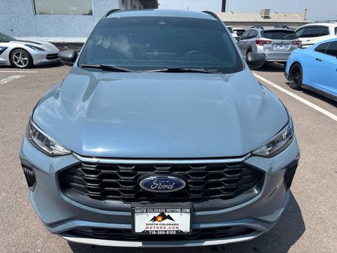 Used 2023 Ford Escape ST-Line w/ Tech Pack #1 AWD/4WD image 2