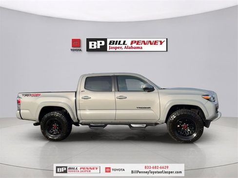 Used 2021 Toyota Tacoma TRD Sport image 6