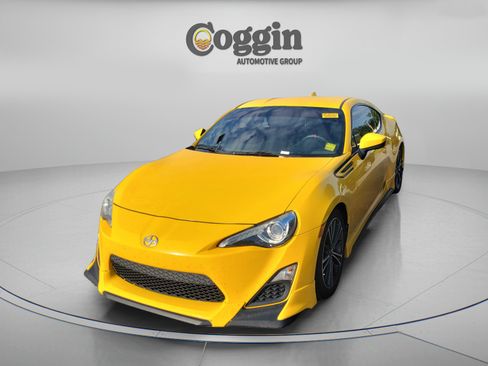 Used 2015 Scion FR-S Release Series 1.0 RWD image 2