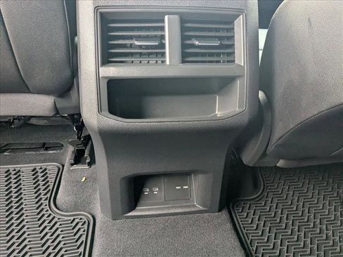 Used 2022 Volkswagen Atlas Cross Sport SEL R-Line image 18